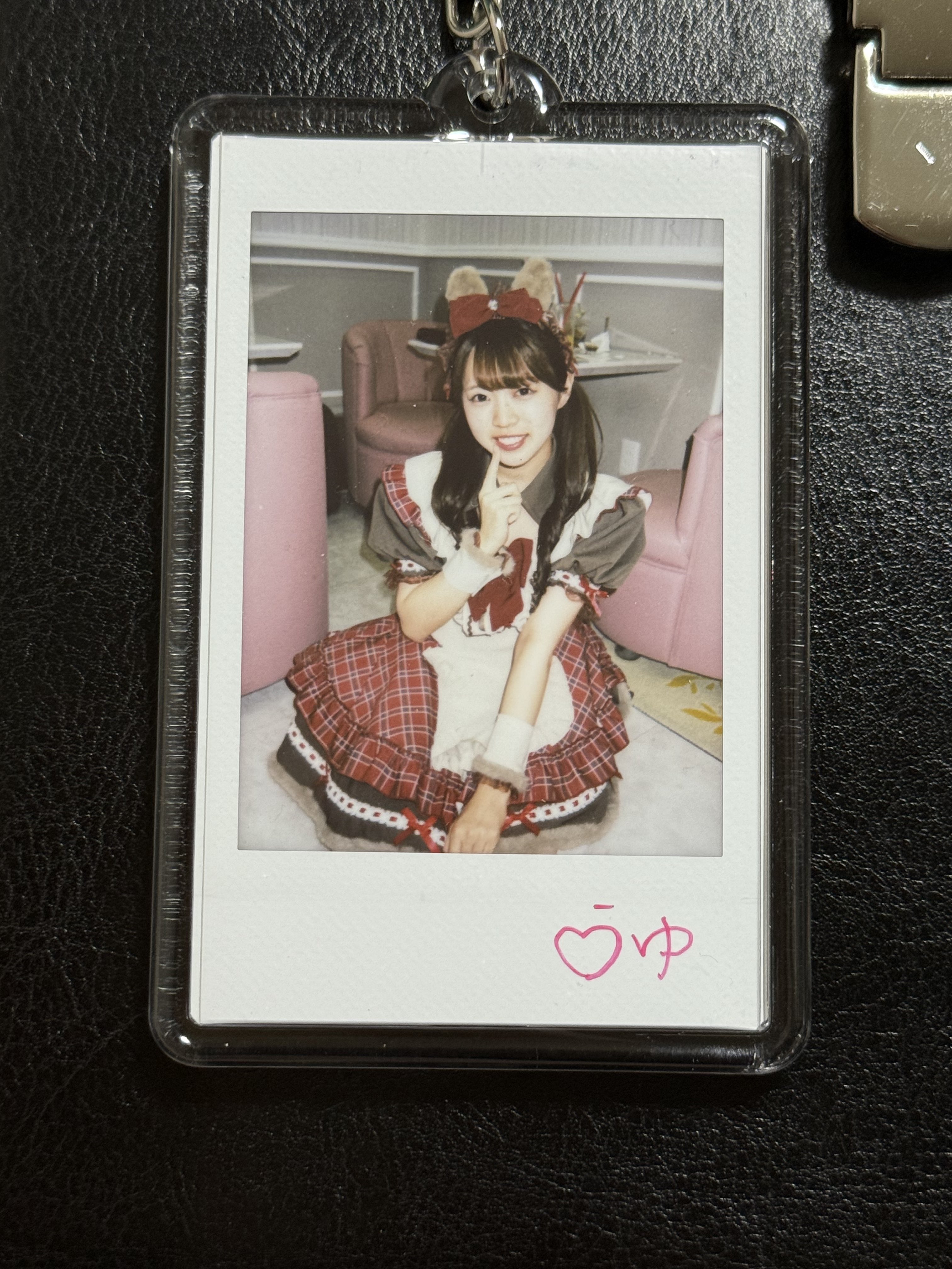 MEGAFON 小晴のか アクキー チェキ スマホの裏にのかのチェキはさんで！！#MEGAFON #小晴のか