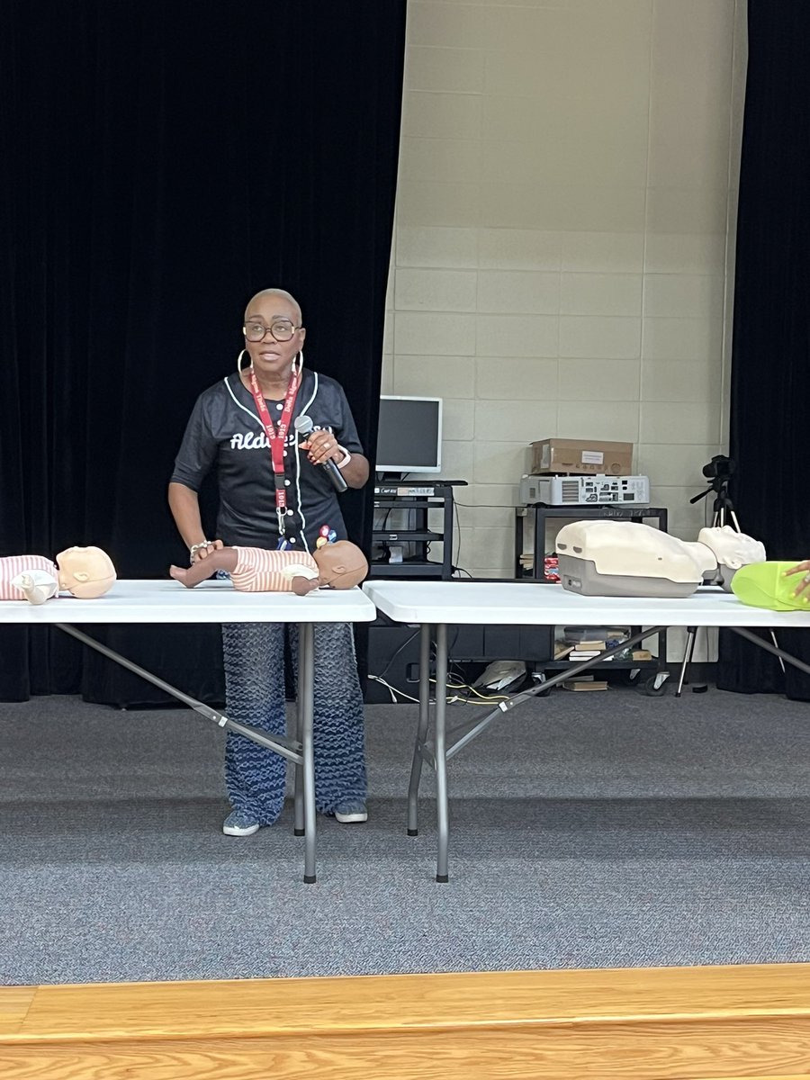 KEC_AISD's tweet image. Grateful to be hosting Health Services in conducting CPR training. Thank you for considering KEC for the sessions!