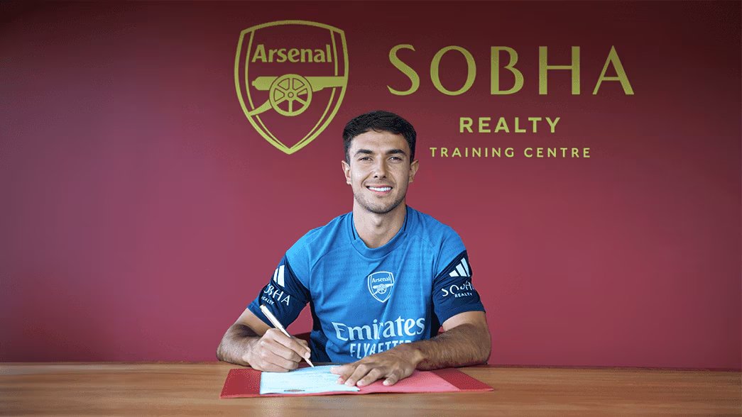 ArsenalZNE's tweet image. Why Zubimendi Might Just be the Perfect DM for Arsenal 🔴⚪✅
An In-Depth Breakdown of Martin Zubimendi's Match Actions Against Villareal (13.01.2025)
— Scanning detail + reception technique
— Body orientation under pressure
— Build-up habits + movement in first phase
—…