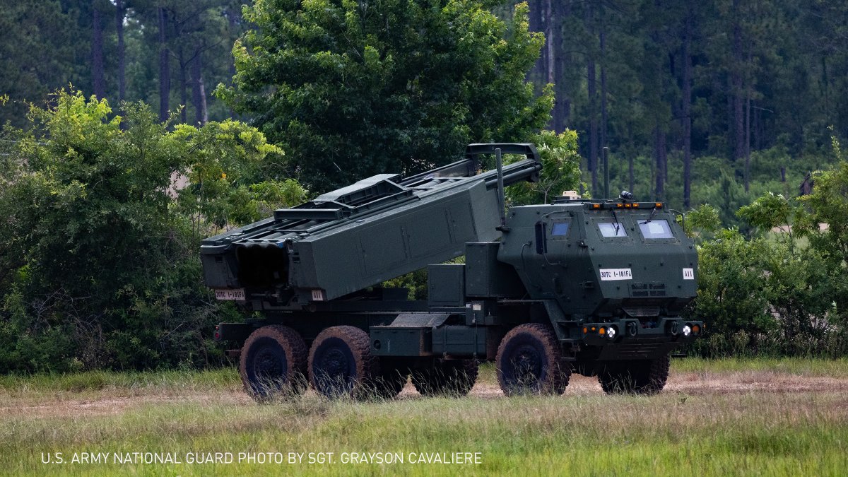 LockheedMartin's tweet image. From road to ready, HIMARS doesn't wait. Swipe to launch. ➡️👀