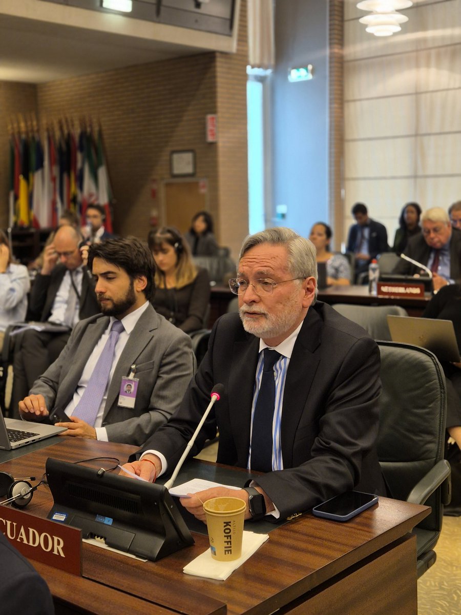 El Embajador <a href="/AtpTeran/">Andres Teran Parral</a> presenta la declaración nacional del Ecuador en la 109 Sesión del Consejo Ejecutivo de la <a href="/OPCW/">OPCW</a>, reafirmando el compromiso de 🇪🇨 con el multilateralismo y la paz, promoviendo un mundo libre de armas químicas.