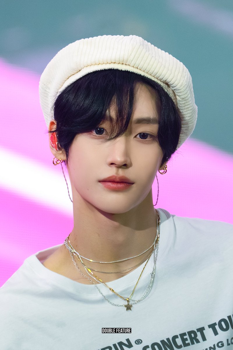dbFeature's tweet image. 250704 RIIZING LOUD
#λΌμ΄μ¦ #RIIZE
#μλΉ #WONBIN