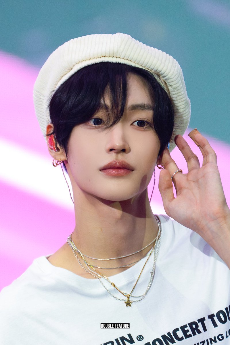 dbFeature's tweet image. 250704 RIIZING LOUD
#λΌμ΄μ¦ #RIIZE
#μλΉ #WONBIN