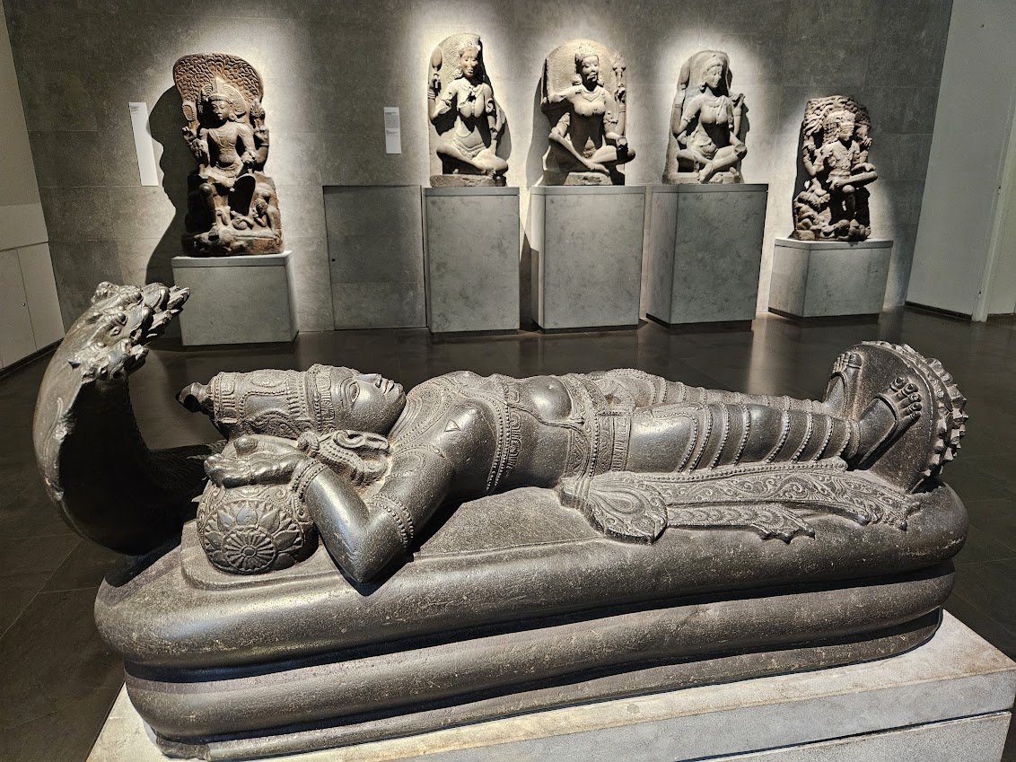 Amit Guha (@amitguha2020) on Twitter photo Three Yogini images, Granite, 10th century, Chola
Siva Dakshinamurthi, 16th century, Vijayanagara (?)
Vishnu Anantasayana, 16th century, Nayaka (?)
<a href="/MuseeGuimet/">Musée Guimet</a> Three Yogini images, Granite, 10th century, Chola
Siva Dakshinamurthi, 16th century, Vijayanagara (?)
Vishnu Anantasayana, 16th century, Nayaka (?)
<a href="/MuseeGuimet/">Musée Guimet</a>