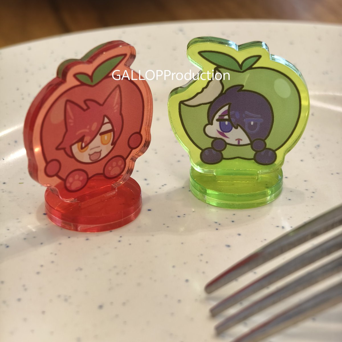 CharlesZwei's tweet image. took me for a long time but my new #settphel merch are now available!
↓❤️💙check it at the comment!