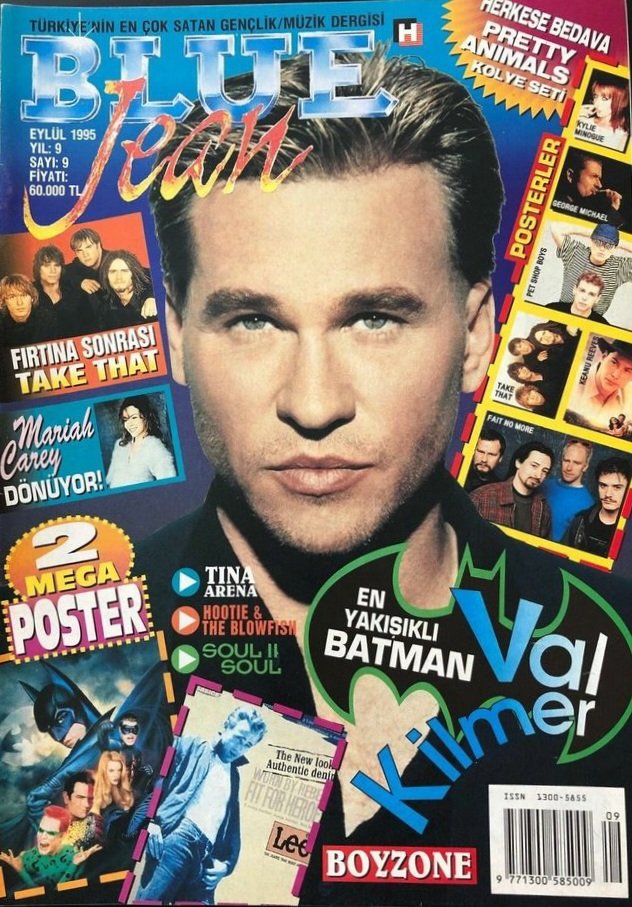 Val Kilmer(1995) 
오늘도 저화질 뚫어봅니다 95😌
터키에서 가장 많이 팔리는 청소년 음악 잡지에 등장한 최고의 배트맨 발킬머🤭표지가 텍스트로 정신 없지만 멋진 발킬머짤 얻어서 감사하게 생각합니다 대만족🤤❤️‍🔥