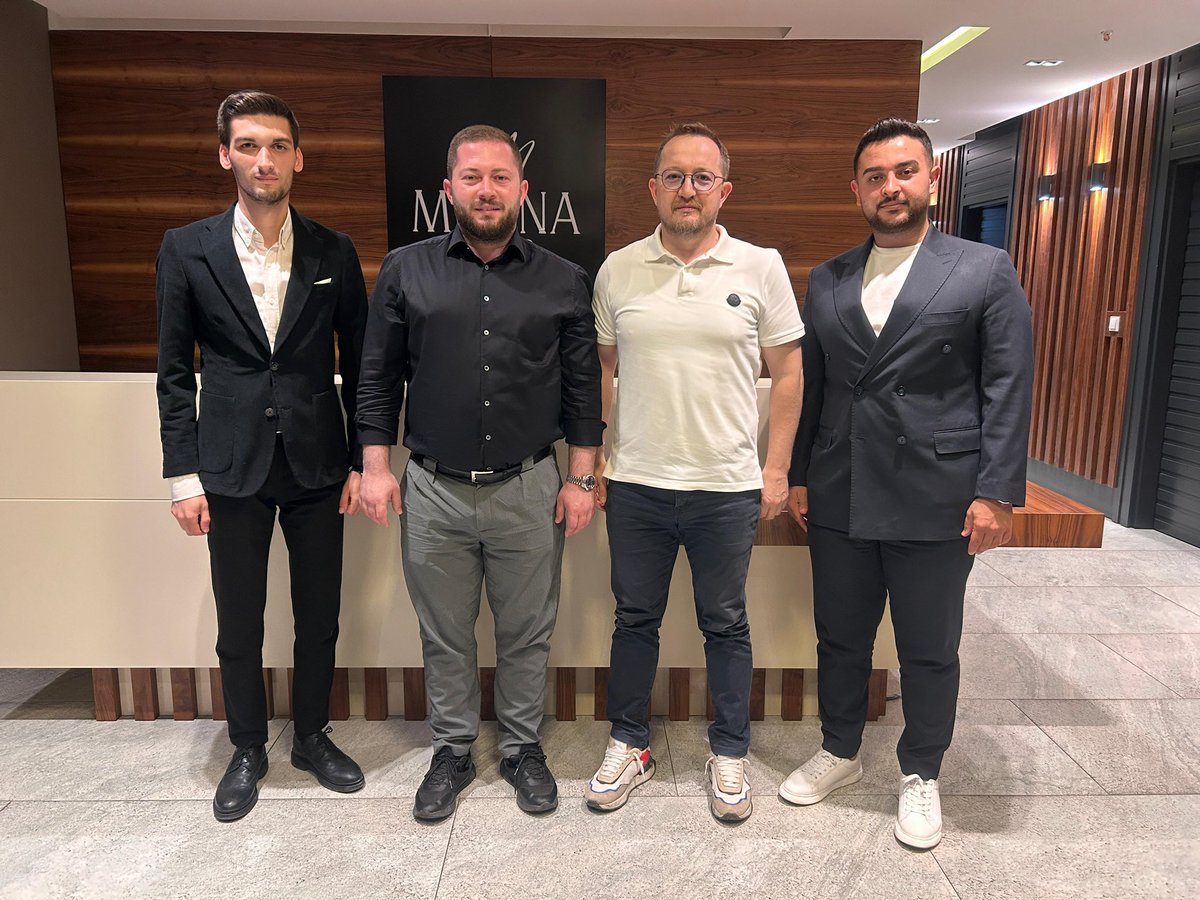 Güne AK Parti Bursa İl Gençlik Kolları Başkanımız Furkan Akın ve yardımcıları ile başladık.
Gördüm ki!
Chp Gn. Bşk. Özgür Özel’in gençlerimizi hedef alması, kardeşlerimizin enerjisini, coşkusunu ve motivasyonunu arttırmış.
AK gençlik;
Geleceğimize umut, seferimize nefes olmaya