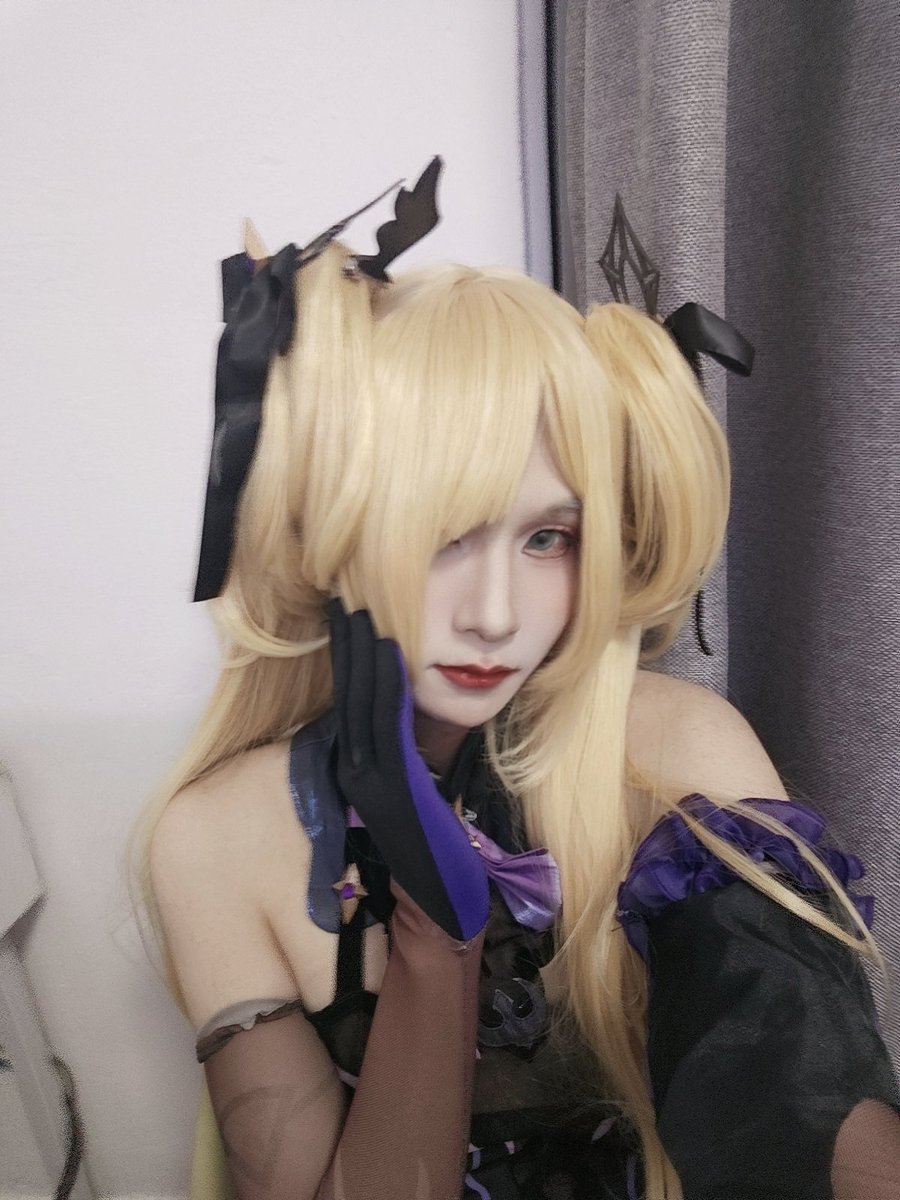 赞颂你的降临！
#男娘 #cosplay #菲谢尔 #可爱的男孩子 #原神 #男の娘