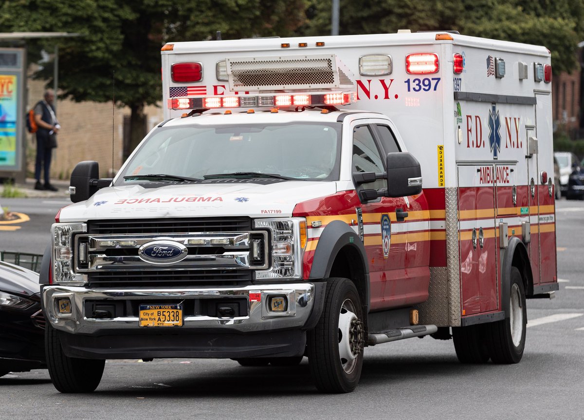 🚨 Crane collides with MTA bus in Queens, leaving 5 people injured bit.ly/3Gyusj6