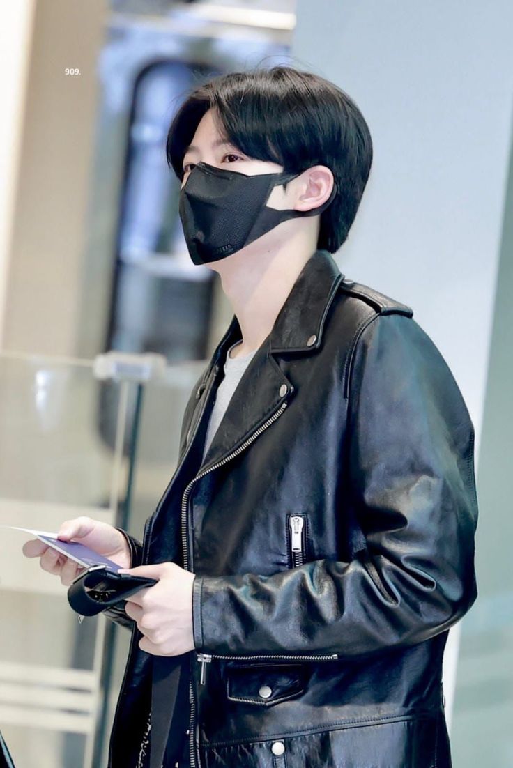 Gimana? udah boleh ngajak kamu jalan belum? <a href="/pavkjihoonie/">Ji!</a>