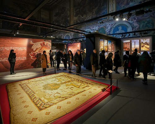JorEmbUS's tweet image. The "Jordan: Dawn of Christianity" exhibition has officially opened in Assisi, Italy, showcasing 90+ sacred artifacts from Jordan’s biblical sites. The exhibition celebrates interfaith harmony and our Kingdom’s role as a beacon of coexistence. 🇯🇴✝️ #Jordan #DawnOfChristianity