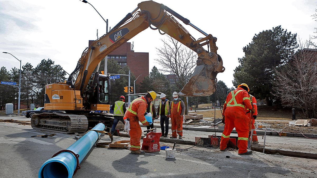 Heads up, Peel watermain &amp; sewer work may affect your road, parking, or water service.  

Visit the link to sign up for email notices so you’re not caught off guard: bit.ly/3ZWQdQh
