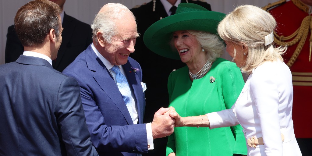 🇫🇷🇬🇧 The King and Queen, and The Prince and Princess of Wales, have welcomed President <a href="/EmmanuelMacron/">Emmanuel Macron</a> and Mrs. Macron to Windsor Castle.

Le Roi et la Reine, ainsi que le Prince et la Princesse de Galles viennent d’accueillir le Président <a href="/EmmanuelMacron/">Emmanuel Macron</a> et Madame Macron au