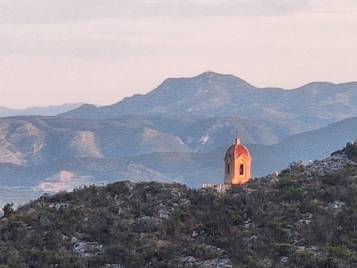 Uphill running in Cullera #Cullera #Valencia #cats