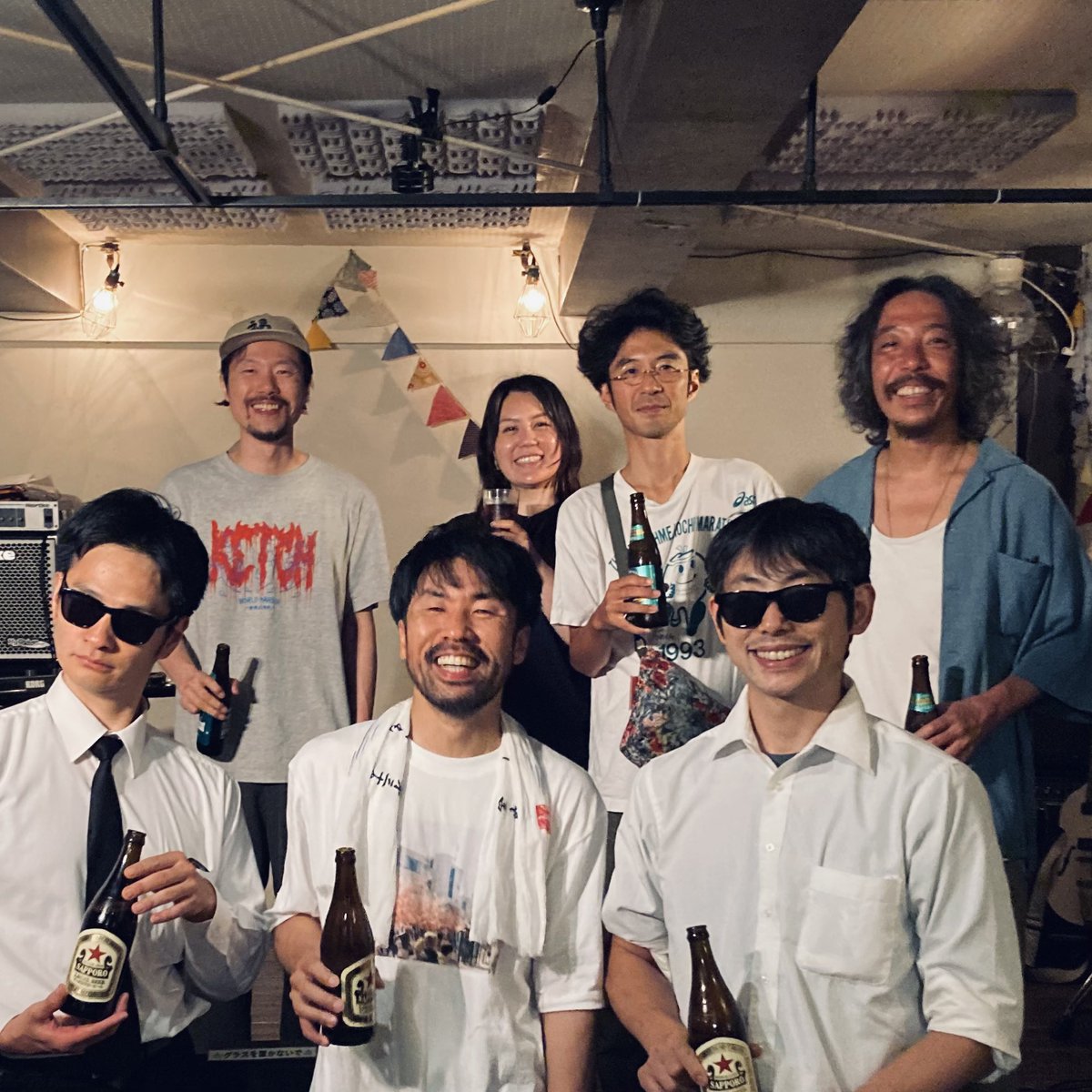 『葬儀屋の娘』10周年記念全曲再現ライブ本当にありがとうございました‼️
ケバブジョンソンのお2人もHARAMITASも最高でした、アキトさん長澤さんも、今日のイベントに力を貸してくださったみなさまありがとうございました🙇‍♂️
おかげさまで素敵な誕生日となりました〜🎊🎂😭