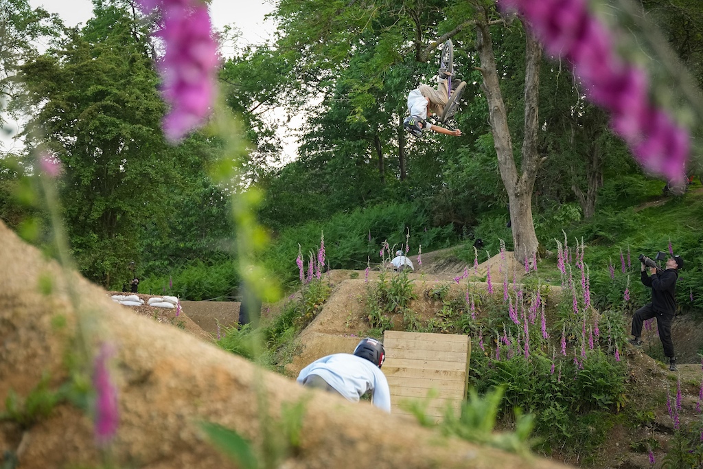 Bodmin in Cornwall was the recent venue for round 2 of the 2025 DMR Dirt Wars series and this <a href="/pinkbike/">Pinkbike</a> post has a round up of the results, including a highlights video from the weekend. Enjoy it here: pinkbike.com/news/video-dmr…