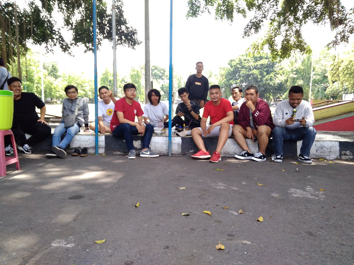 Om ieu abi Aya nyuak tadi Jeung barudak