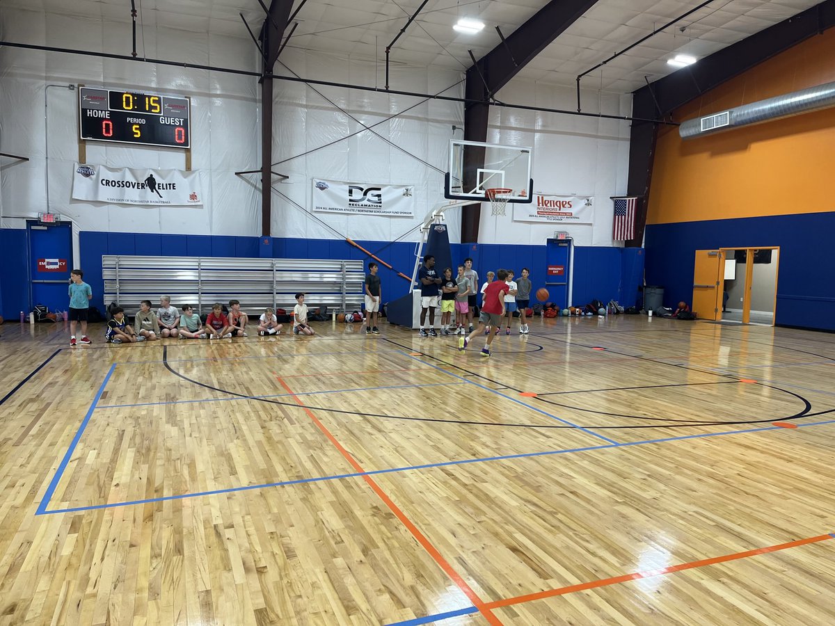 LHSEagleHoops's tweet image. Day 2 of @JrEaglesHoops camp off and running!! #oski