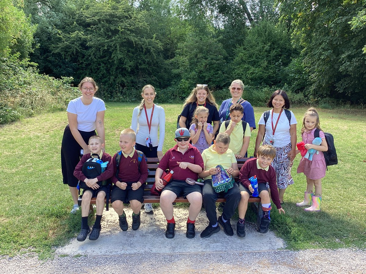 SpringfieldPri1's tweet image. Today class 9 and 10 had lots of fun at chaddesden park ☀️🛝😀