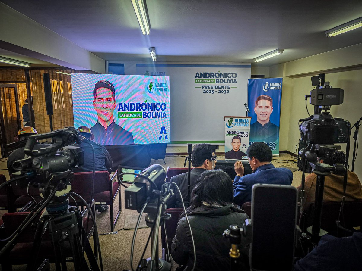 En unos minutos vamos a presentar nuestros 10 Compromisos por Bolivia porque el país necesita certezas y propuestas.

#AndronicoLaFuerzaDeBolivia 
#AndronicoPresidente