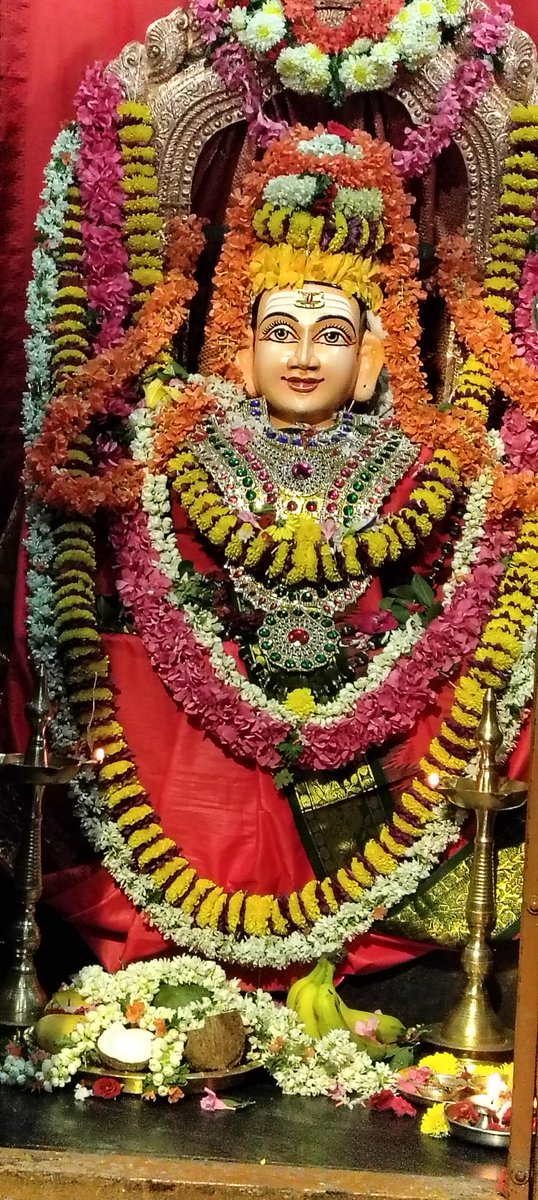 Had my pradosha Kala darshana of Shiva 

Har Har Mahadev 🙏🏼🙏🏼

Sending good vibes to all!