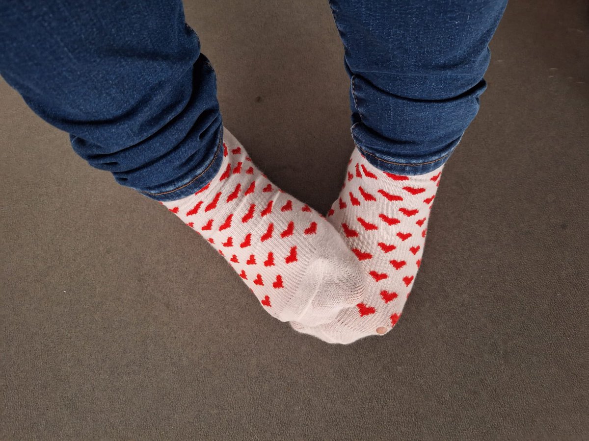 socks_sneakers's tweet photo. Auf #Socken bei der Arbeit 🤭
#buntesocken #sockenfetisch #getragenesocken #dreckigesocken #sockenfüße #füße #socks #socklover #cutesocks #socksfetish #wornsocks #sweatysocks #dirtysocks #sockworship #coolsocks #coloredsocks #feet #footfetish https://t.co/JXZT5N0qNw
