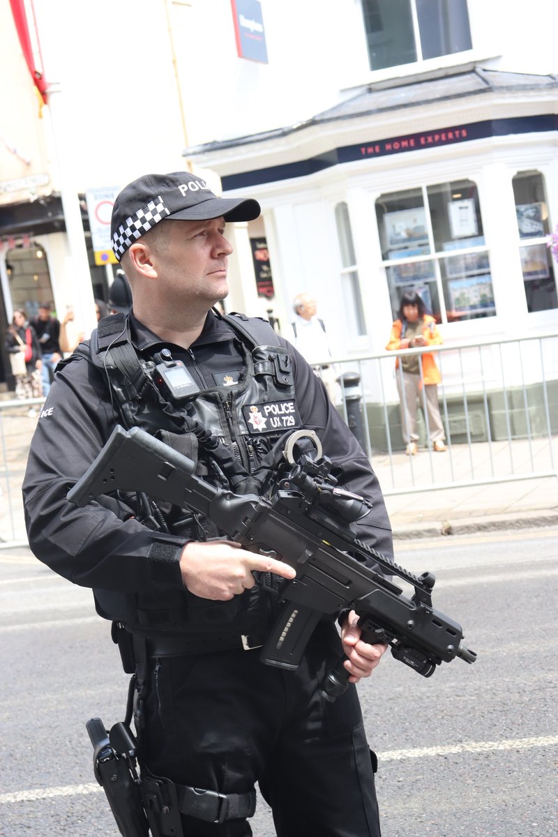 nuclearpolice's tweet image. His Majesty King Charles III and Her Majesty Queen Camilla have welcomed French President Emmanuel Macron and his wife Brigitte Macron for their state visit.
A number of CNC officers have been deployed on mutual aid to Windsor to support @ThamesVP on this special occasion.