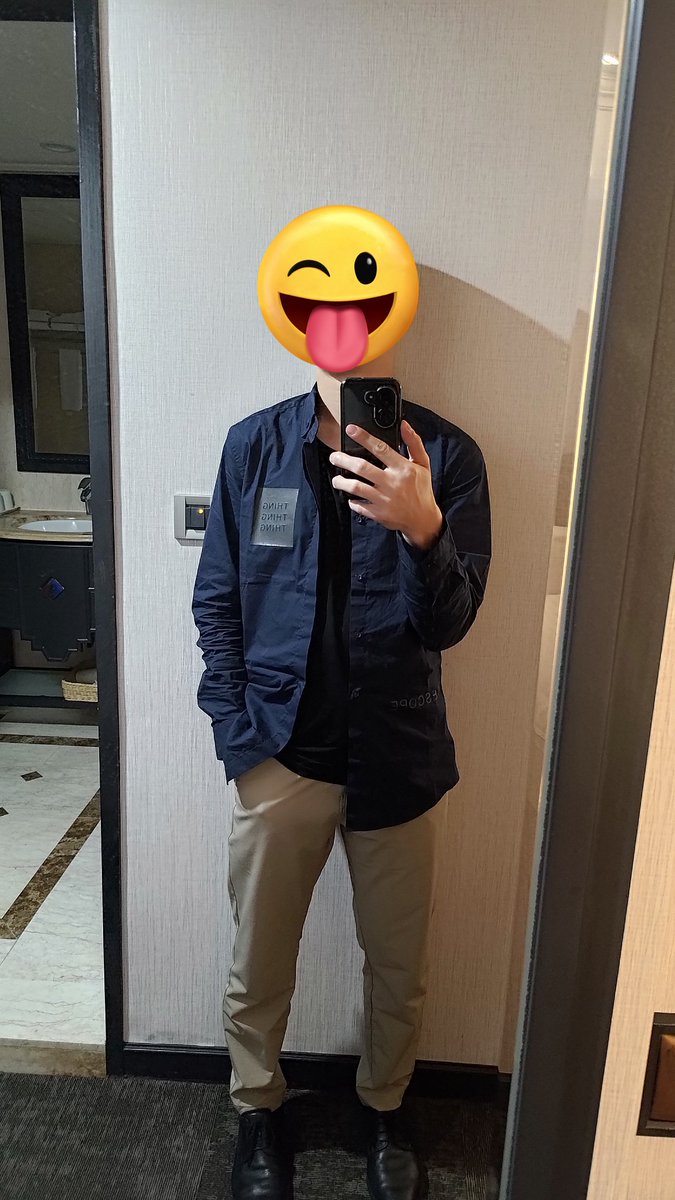 寂寞到開始跟鏡中的自己對話🙃