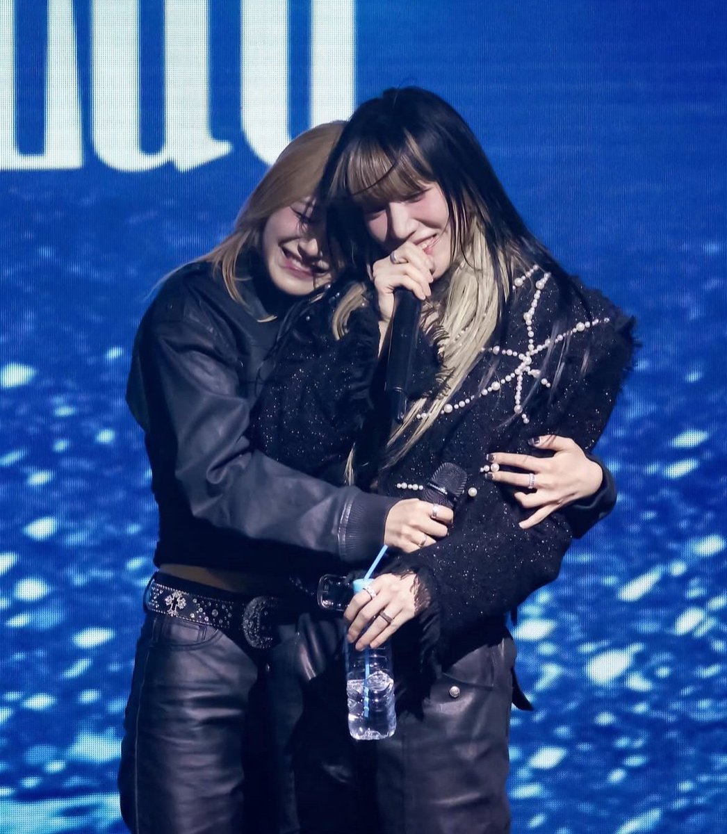 lusherbf's tweet image. MY GIRLS, THIS PIC IS SOOOO BEAUTIFUL!! OMG.. LUV MY BABIES 🥺❤️‍🩹
#basher #바다 #bada #러셔 #lusher