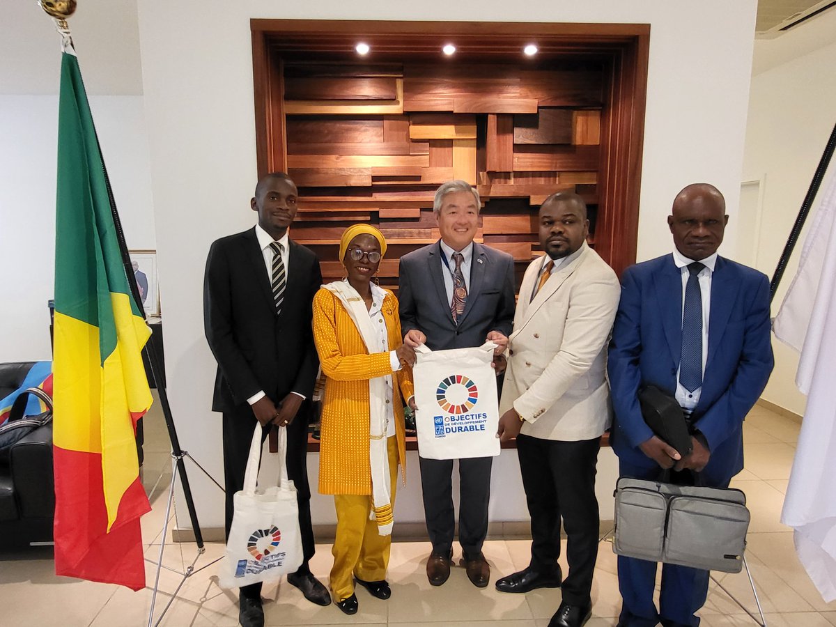 Merci à l'équipe de l'ambassade du Japon pour le bel accueil et les échanges inspirants sur les perspectives 
🫱🏽‍🫲🏾🇯🇵🇨🇬@PNUDRepducongo en soutien à l'entreprenariat des jeunes et le développement local.
#PND #ODD #PEZOR #PROMISE #UNIPOD