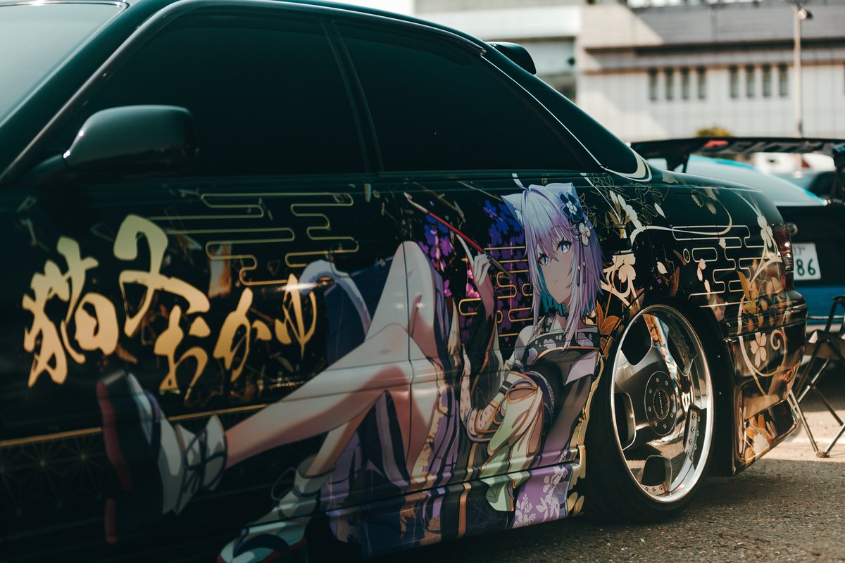 野郎はなぜ"この構図でこの衣装"なのかも知らないんだろうな。
表情も衣装もポーズも小道具も何もかも全部想いがあって絵師様と作りあげたものなんだよ。

無許可トレース→低クオでいいやっていうその程度の意識で語れるもんなら語ってみろよ。

本当に腹立たしいわ。