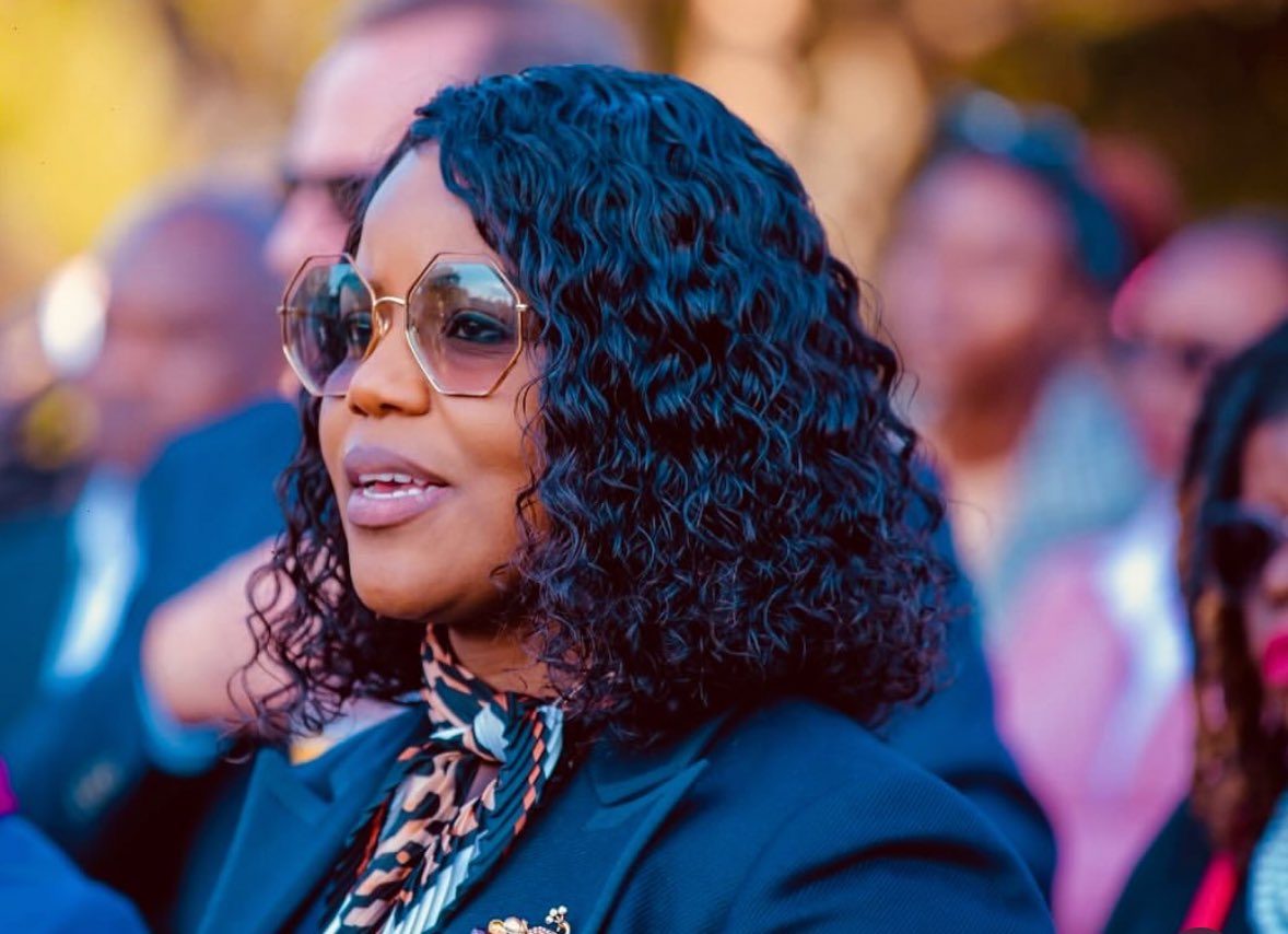 Wikiliks ๐ฟ๐ผ (@weaklaughk) on Twitter photo Advocate Mahere is a highly knowledgeable and experienced lawyer, known for her strategic approach, diligence, and professionalism. She is assertive and effective in discharging her duties <a href="/advocatemahere/">Fadzayi Mahere๐ฟ๐ผ</a> Advocate Mahere is a highly knowledgeable and experienced lawyer, known for her strategic approach, diligence, and professionalism. She is assertive and effective in discharging her duties <a href="/advocatemahere/">Fadzayi Mahere๐ฟ๐ผ</a>