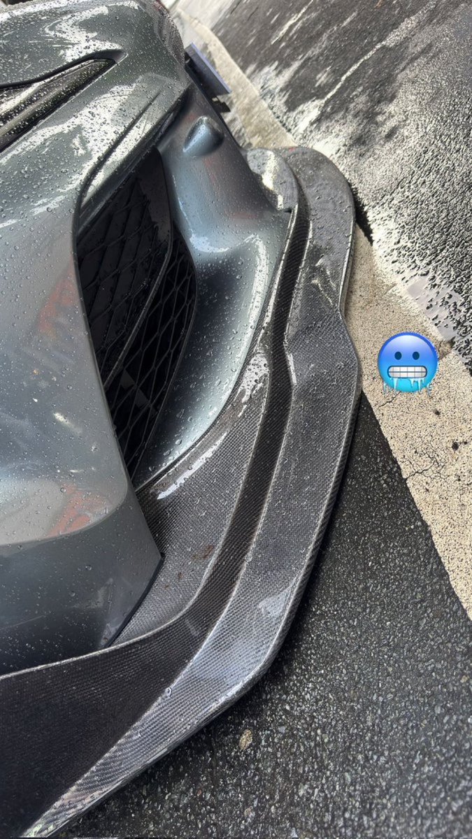 artkeun's tweet image. nasan yung gulong at bakit yan nakasayad sa kalsada 😭💀