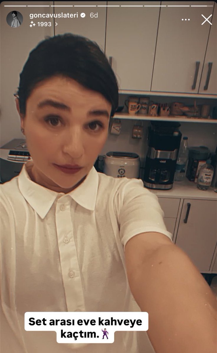 Okuldaki herkesle arayı skip attıktan sonra öğle arasında moi