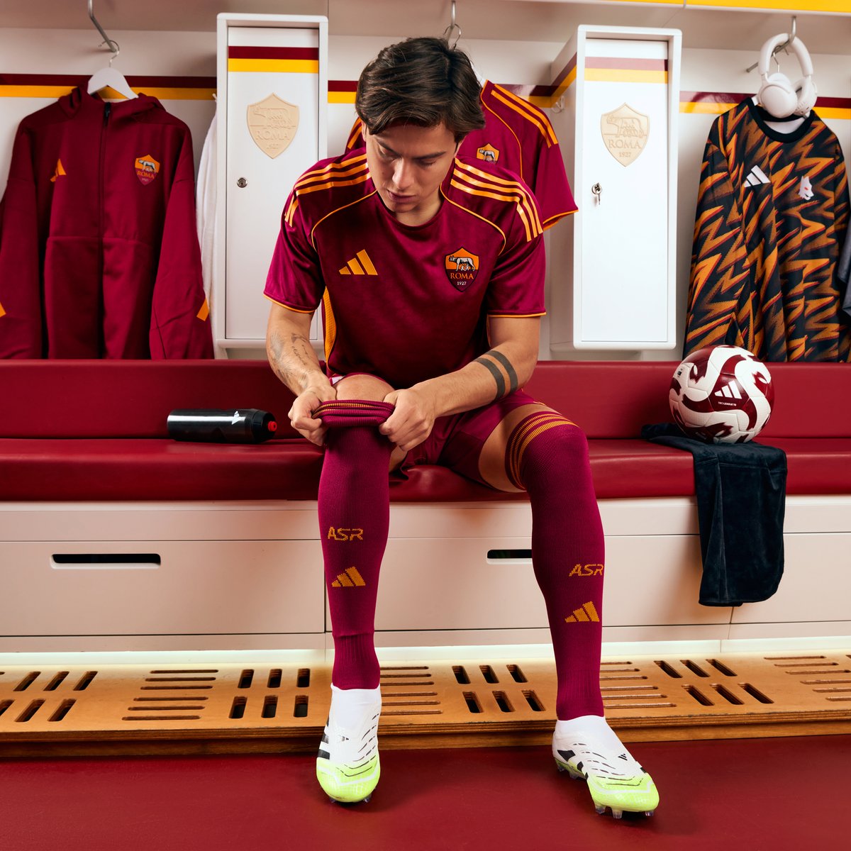 💎 con il nuovo kit 🐺

#ASRoma