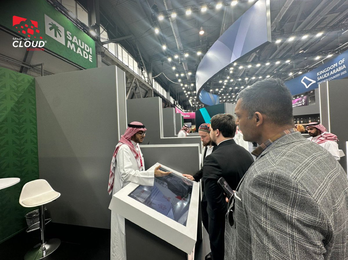 _CloudSolutions's tweet image. من قلب المملكة... إلى قلب القارة الأوروبية
في أول ظهور لنا على الساحة الأوروبية، مقتطافات من يومنا الأول في معرض INNOPROM 2025  بمدينة يكاتيرينبورغ – روسيا، نشارك العالم رؤيتنا لحلول رقمية تُلهم، وتقنية  تُبهر، وطموحًا لا يعرف الحدود.
انضمو الينا غدا في يومنا الثاني ، لنكتب فصلاً…