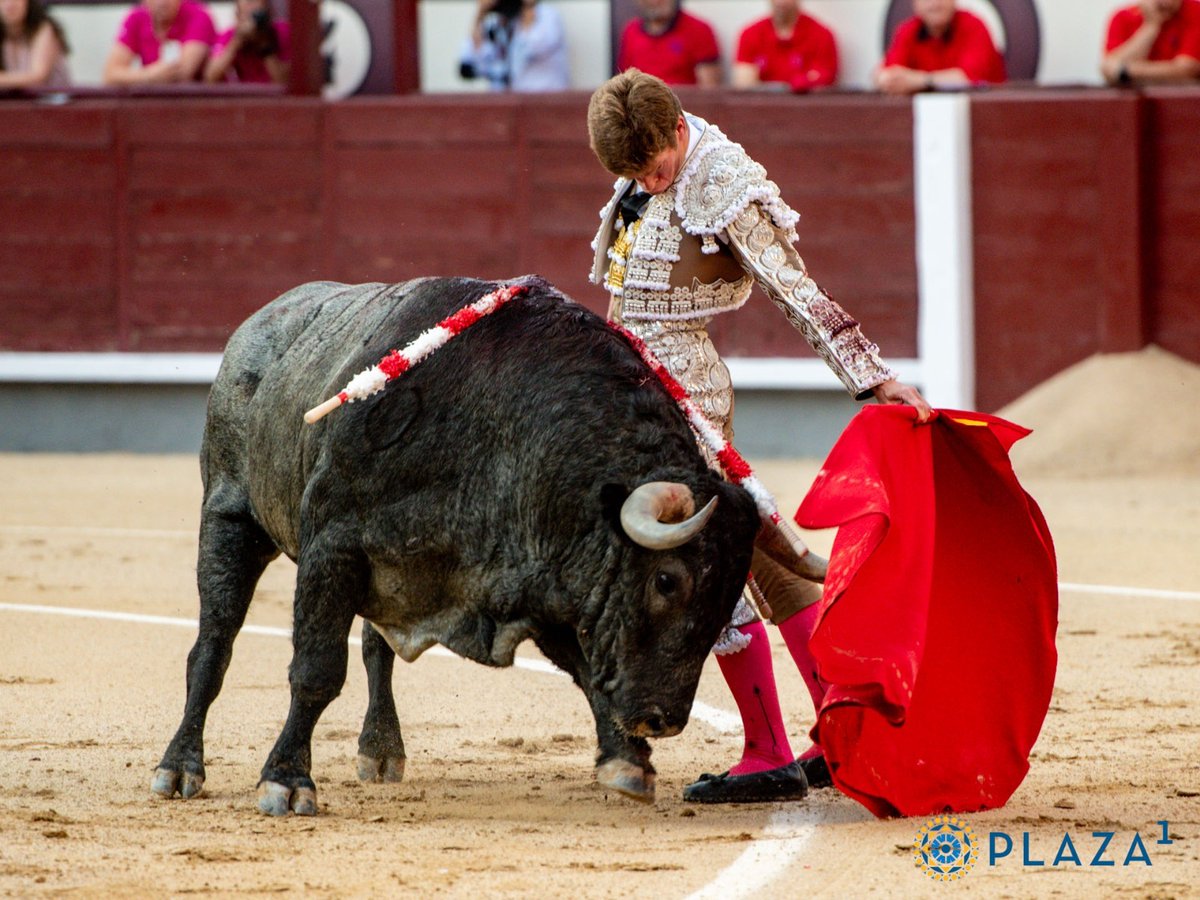 SOS por el toreo: no es por Borja Jiménez, que fue Oreja de Oro de 2024, sino porque están atacando la meritocracia, la justicia al que se lo gana en el ruedo. Y lo explicamos en este hilo: