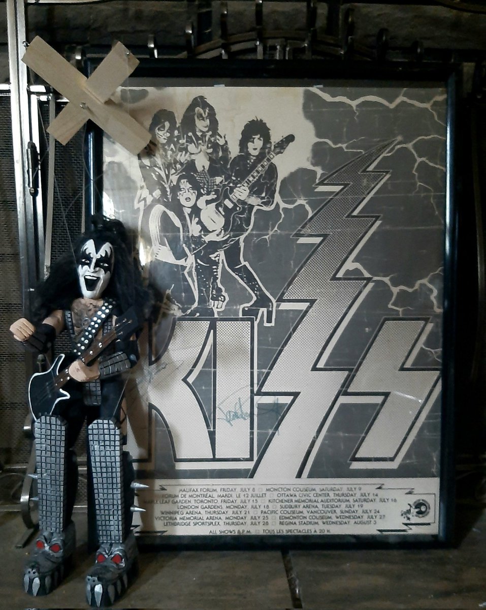 GeppettoMoreash's tweet image. On this day in 1977 KISS began the "Love Gun" tour in Halifax, Nova Scotia. I still have the poster. @kiss @KISSopolis @Q104Halifax
