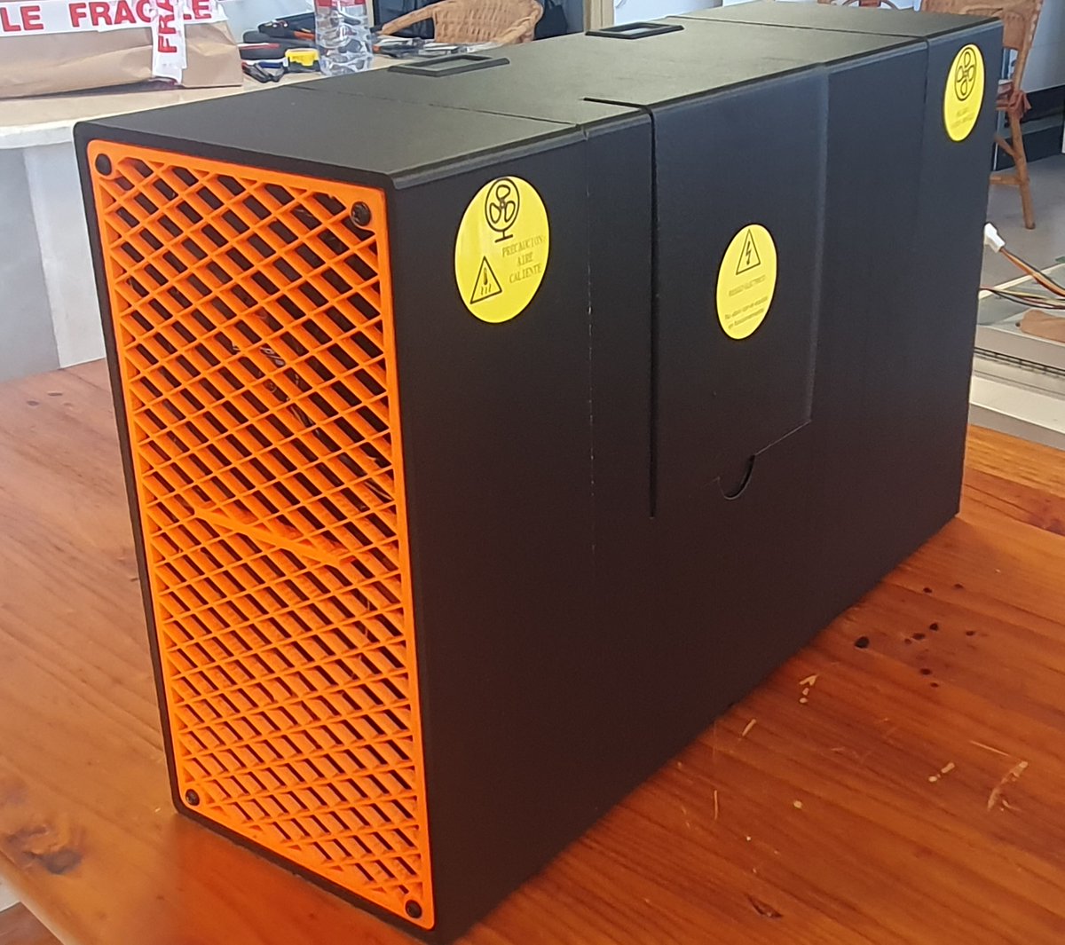 N21PoW's tweet photo. #Nocoiner rc4, redistribución de componentes, centrado del canal de la hashboard y material con caracterísitcas mejoradas. 
Información en innovacion@natio21.com https://t.co/E5auu6xAQJ