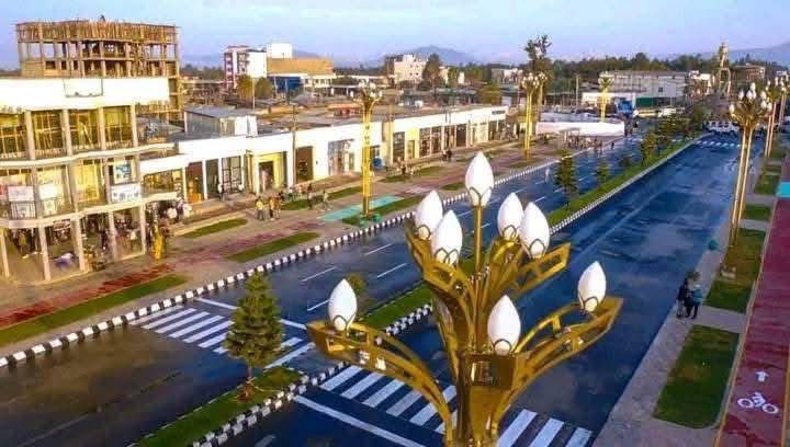 Jawar_Mohammed's tweet photo. Warri Roobe ( Baale) dabareen bilicliciin shaa jechuu isin dhaqqabuu isaatif baga gammaddan. Maal godha garuu bishaan dhugaatii hin qabdan. Jaarikaana takka argachuuf torban eegdan jedhan. Sunuu halkan malee hin jiru jedhan. “Yennaa yennaa dheebottan gara karaa takkiittii san gadi bahaatii bilcilicii ilaalaa dheebuun isnirraa baddi ” isiniin jechaa jirti Bilxiginnaan 😇