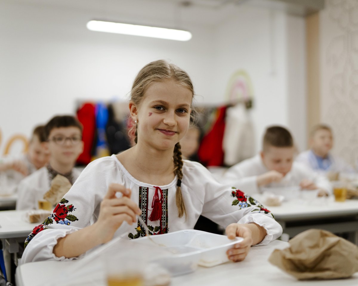 WFPInnovation's tweet image. School Connect has successfully scaled to 10,000 schools across 20 countries
Learn about this digital solution to school meals and its scaling journey here: buff.ly/KRp7Lln