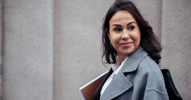 🇪🇸 | #Urgente Isabel Pardo de Vera, imputada por pertenencia a organización criminal, malversación, cohecho y prevaricación, entre otros delitos.

La UCO halló en la casa de la expresidenta de Adif contratos millonarios adjudicados a empresas de la trama Koldo.