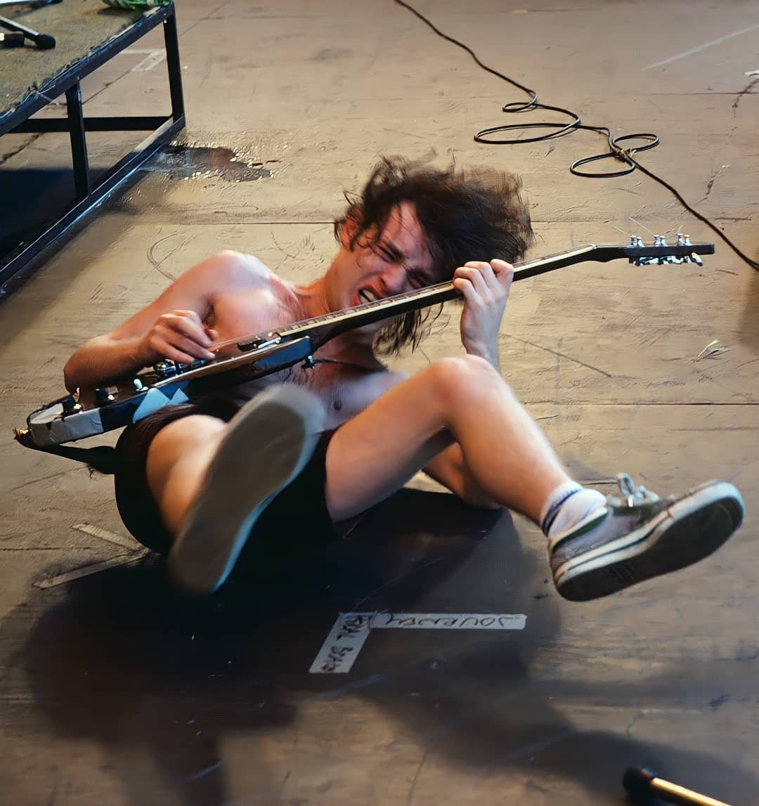 The Extreme Music Enthusiast tweet media