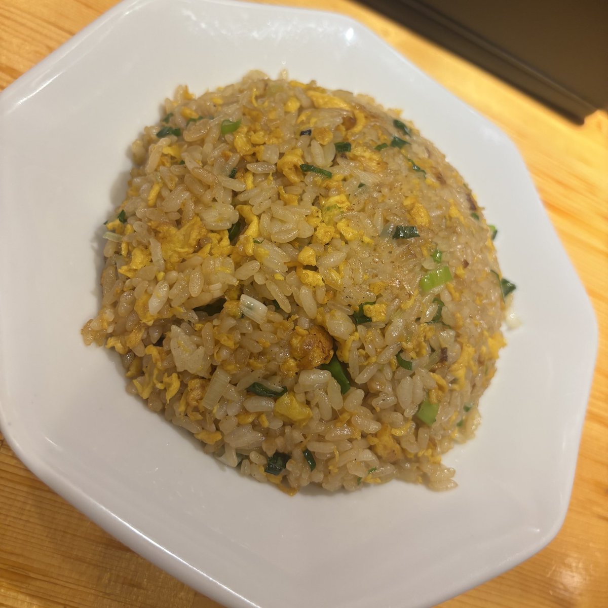 38📍一嗹（三宮）

　鶏白湯tpﾈｷﾞ,ｷｸﾗｹﾞ
　ﾐﾆﾁｬｰﾊﾝ

ついに…‼︎

三宮で自分好みのﾗｰﾒﾝ屋にであえた…‼︎

鶏白湯界隈で一番好きかも

なんなら三宮で一番好きかも

ﾗｰﾒﾝも接客も神がかってる‼︎

店内も鬼涼しくて最高‼︎

ごちそうさまでした♡( ⸝⸝⸝˙~˙⸝⸝⸝ )♡