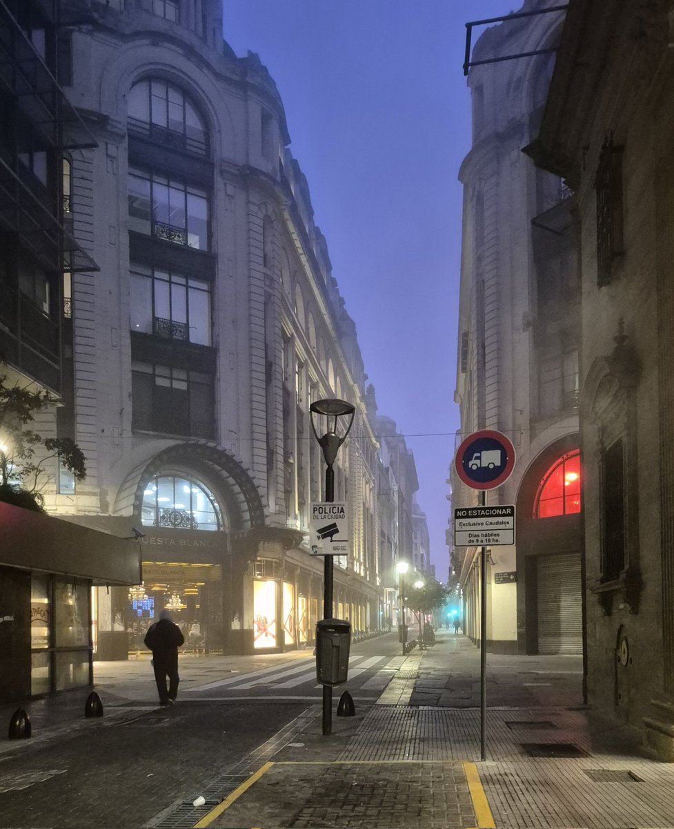 Winston_Dunhill's tweet photo. Mirá que sos linda, Buenos Aires. https://t.co/rXG0M6Gg9W