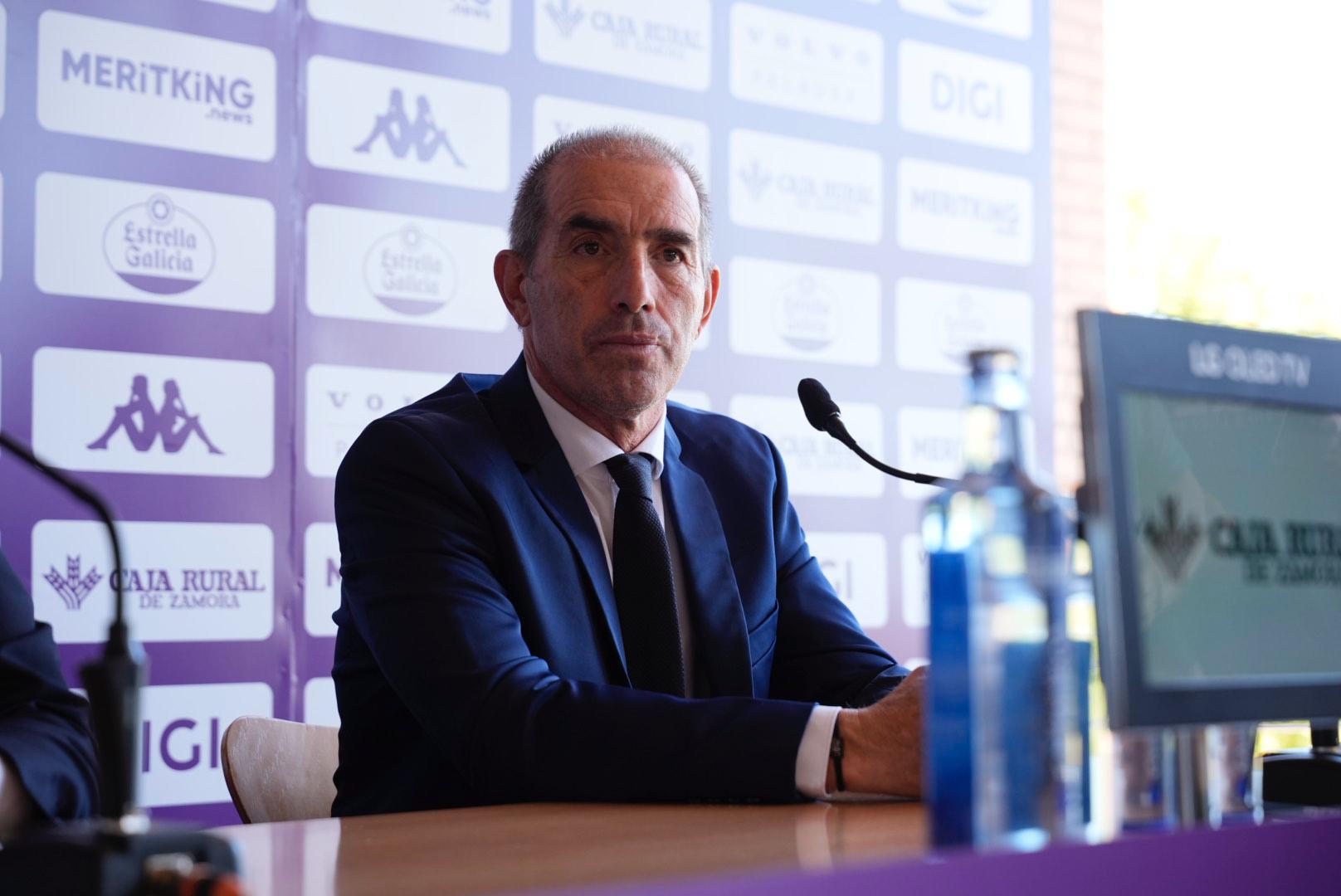 Almada en su presentación con Valladolid | @realvalladolid