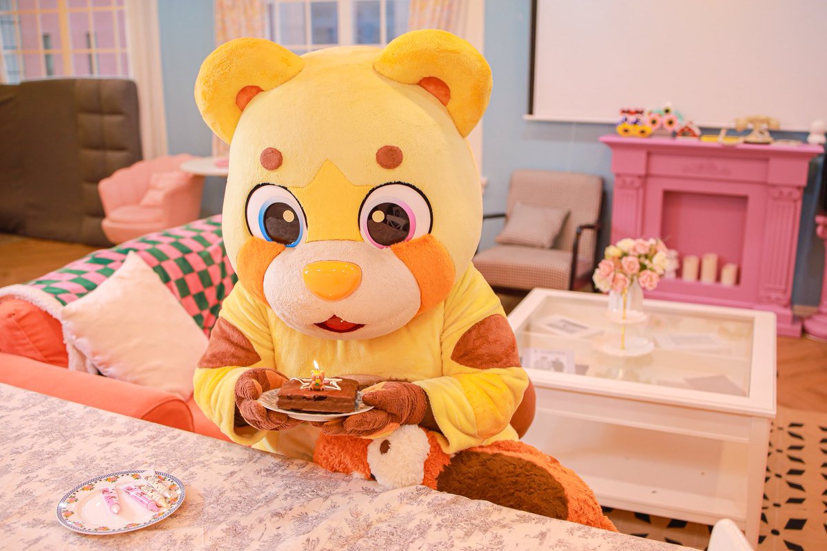 maro_snug's tweet image. 친구들! 잘 지내고 있냐로?🧸
오늘은 마로가 집에 온 지 4주년 되는 날이래로-!4️⃣💕🍫🎂
시간이 참 빠른거 같다로🐻
날씨가 요즘 매우 더운데 
친구들 온열질환 안걸리게 
충분히 휴식을 취하고 수분을 틈틈히 충전하자로🧊🥤

#마로 #MARO #4주년 #4th #행복하자 #사랑해 #❤️ #🐻 #🧸