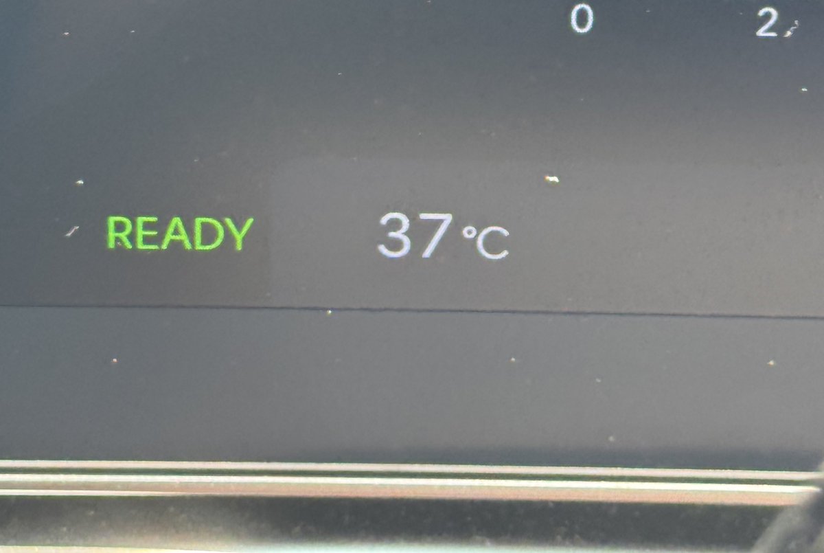 오늘 장거리 시승을 진행하면서 상상초월의 기온을 경험했습니다.