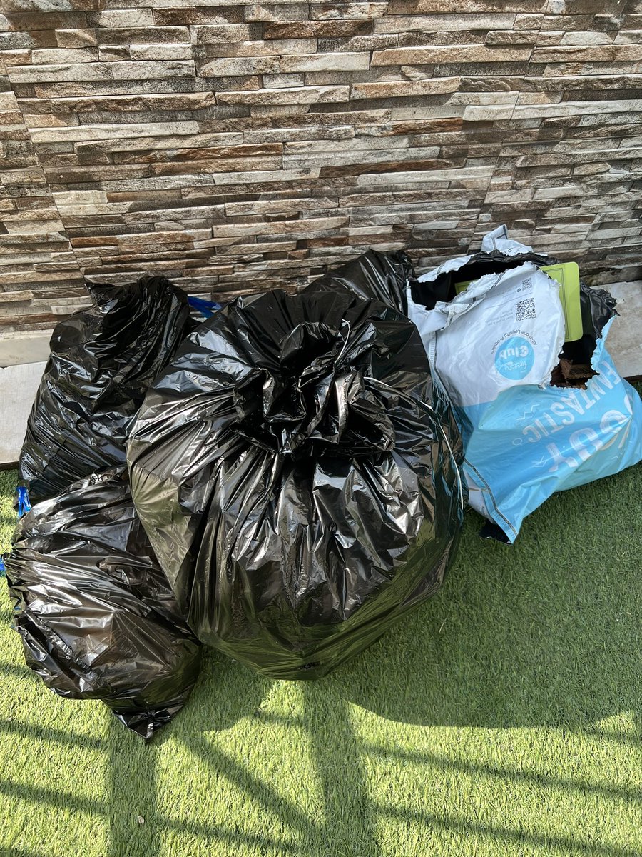 immortalvd's tweet photo. @aakriti1982 @MunCorpGurugram @CommissionerMCG @DC_Gurugram @MoHUA_India @cmohry @SrwaSuncity This is Suncity, Sector 54, Gurgaon.
Garbage piling up for days, yet no pickup by @MCGGurugram. This isn’t just a hygiene issue — it’s a serious health hazard.

@DC_Gurugram – residents deserve dignity, not neglect.
We demand urgent action.
#CleanGurgaonNow #SuncityIgnored https://t.co/IYP8sQl7dU