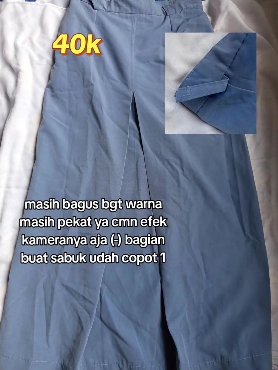 ccimoriy's tweet photo. gais aku mau jual seragam sekolah &amp; baju akuu, bisa co oyen ya 🍊 nego tipis https://t.co/bz1sfeH3wO